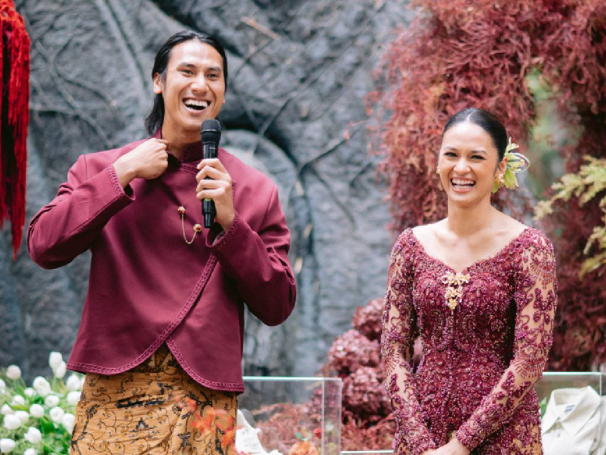 Sean Gelael Resmi Melamar Hana Malasan, Romantis Banget!