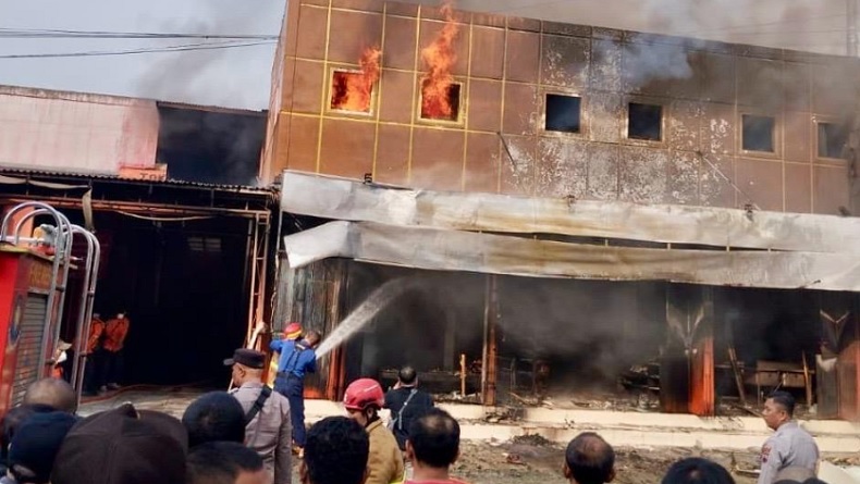 Toko Daging di Wonosobo Hangus Terbakar, Api Diduga dari Korsleting Freezer