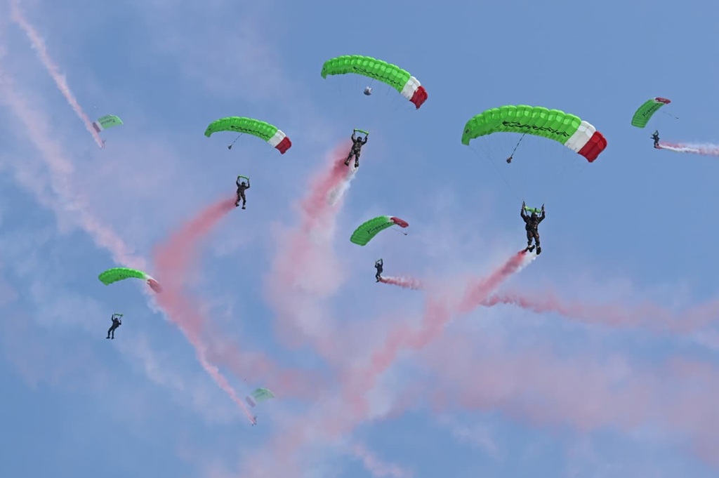 HUT ke-81 RI, 17 Penerjun Kopassus hingga Jet Tempur Rafale Pamer Atraksi Udara