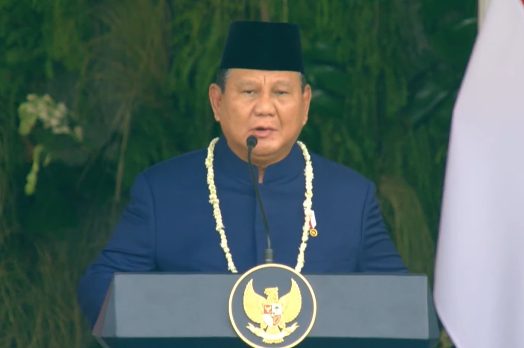 Prabowo Kenakan Beskap Biru dan Ronce Melati di Upacara HUT RI, Gibran Pakai Baju Adat NTT