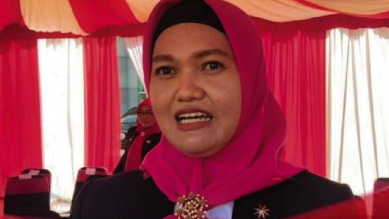 ASN Berteduh Tinggalkan Barisan Saat Upacara, Sekda Mamuju Tengah: Saya Akan Cek Siapa Saja