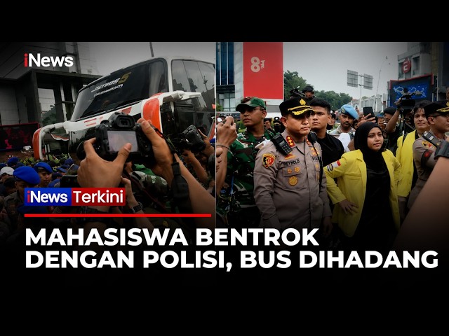 Massa Mahasiswa dan Polisi Sempat Terlibat Aksi Saling Dorong di Jalur Transjakarta