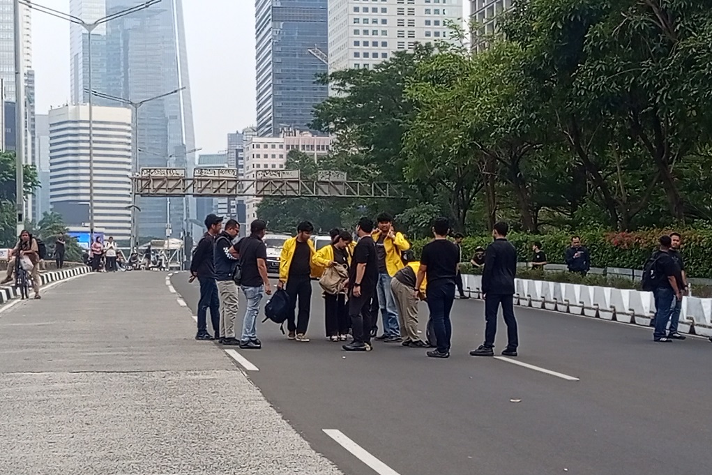 Demo BEM UI, Polisi Tak Berseragam Periksa Barang Bawaan Mahasiswa