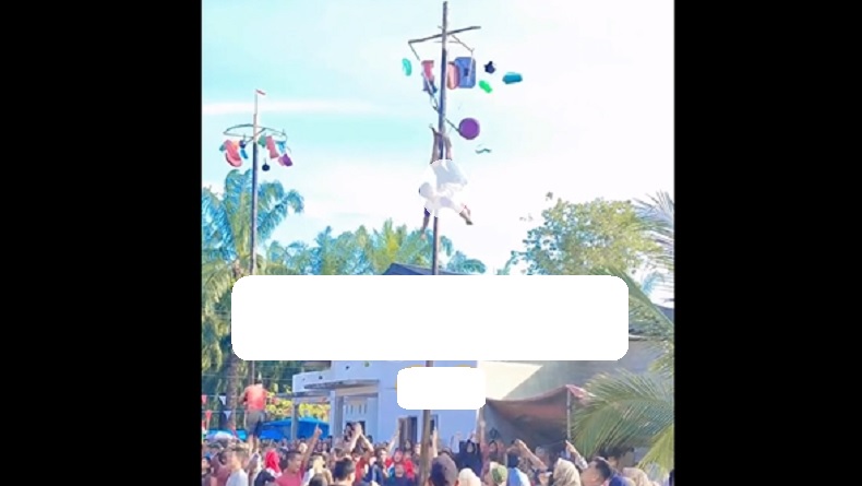 Detik-Detik Peserta Panjat Pinang di Labusel Terjatuh dari Ketinggian 7 Meter Terekam Kamera