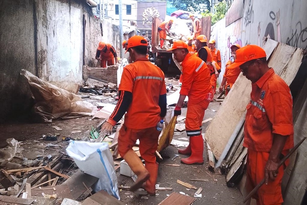11 Bangunan Liar di Tanah Abang Jakpus Dibongkar, Ganggu Saluran Air