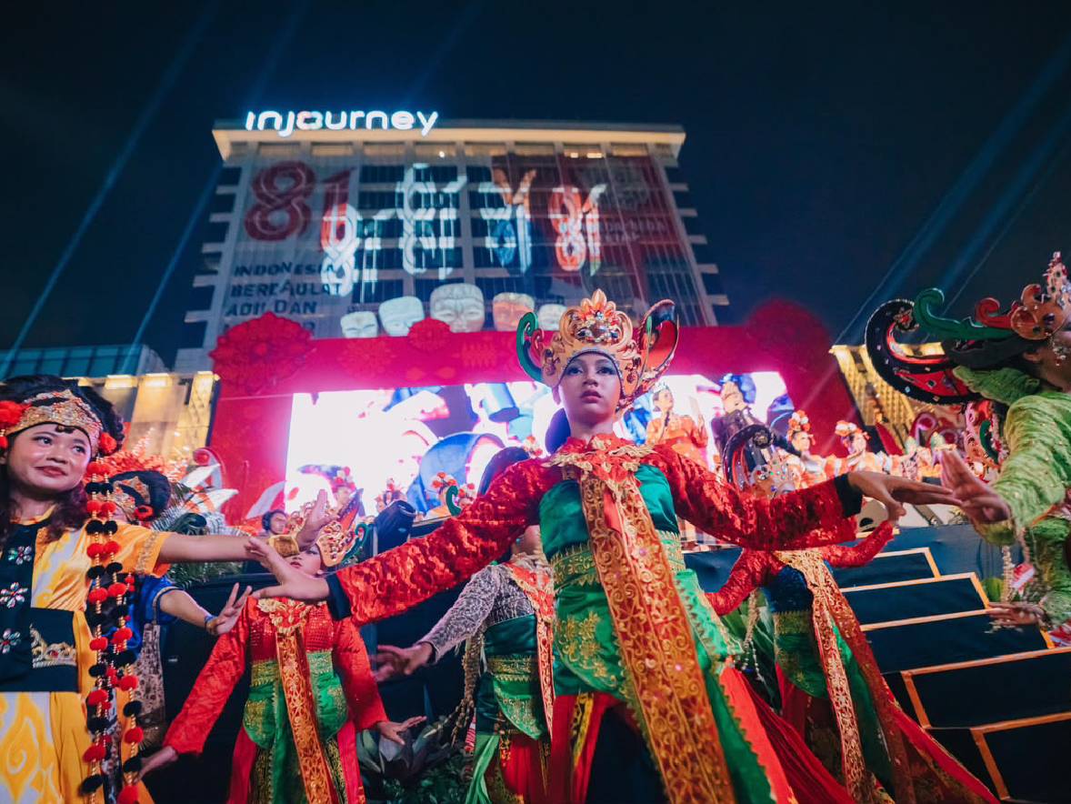 Kesenian Rakyat Meriahkan HUT ke-81 RI di Sarinah, dari Angklung hingga Tari Topeng Kolosal