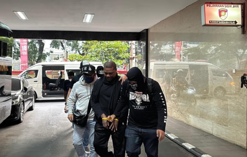 Bareskrim Tangkap Bandar Narkoba Pengendali Kelab Malam Batam Basri Lewaimang di Malaysia