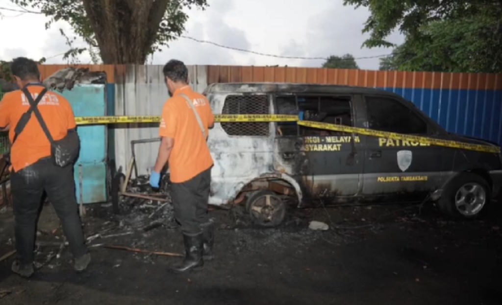 Surabaya Geger! Mobil Patroli Polsek Tambaksari Dibakar, Polisi Tangkap Pelaku
