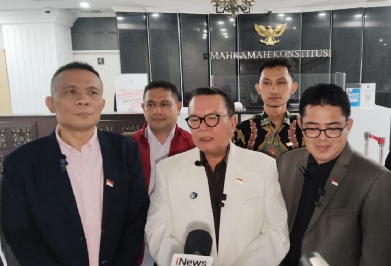 Rismon Sianipar Cs Gugat Aturan Praperadilan ke MK, Soroti Pengajuan Berulang Roy Suryo
