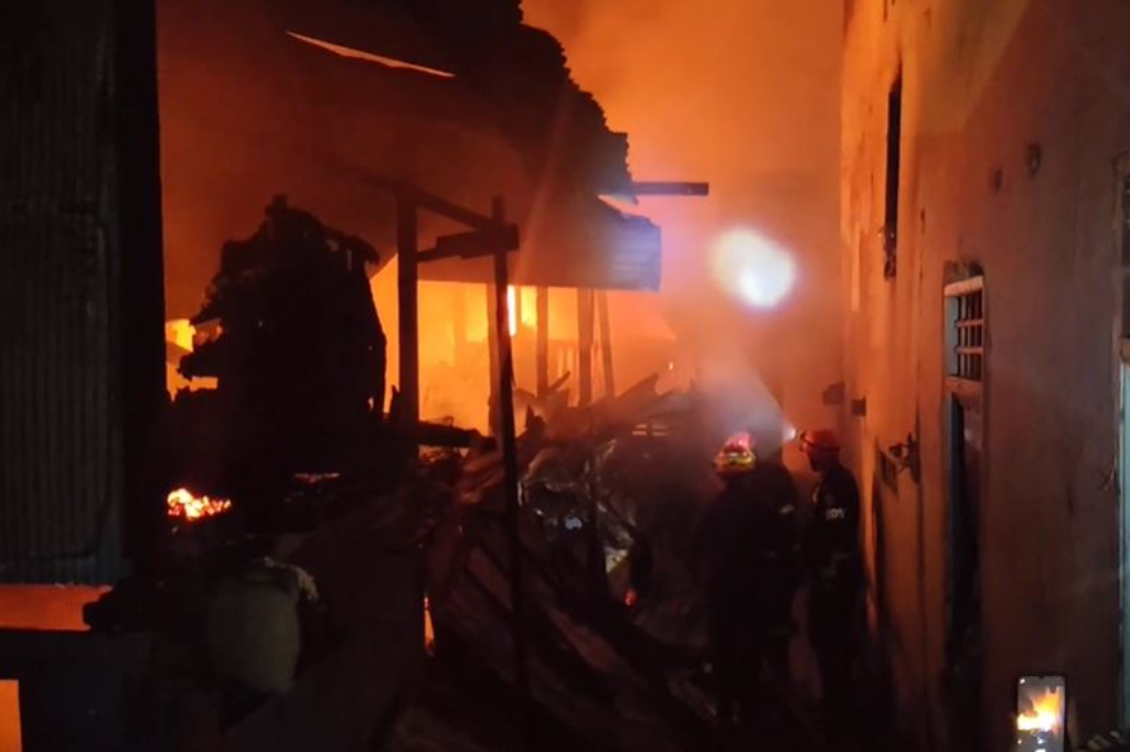 Kebakaran 4 Rumah di Makassar, 1 Orang Ditemukan Tewas Terjebak Api