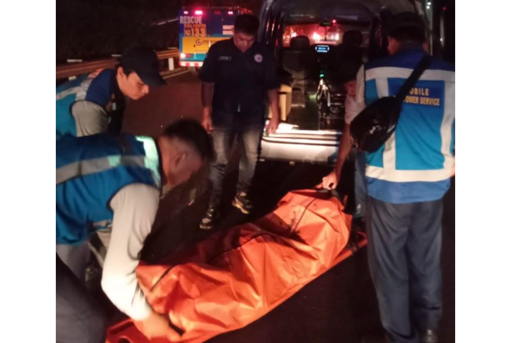 Detik-Detik Jeep Mercy Tabrak Truk di Tol Jagorawi, Pengemudi dan Penumpang Tewas Terbakar