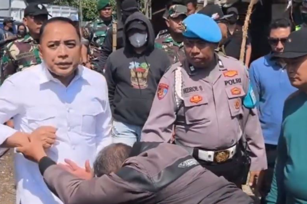 Eri Cahyadi Ngamuk Tegur Warga Pemilah Sampah Liar di Surabaya, Sempat Adu Mulut