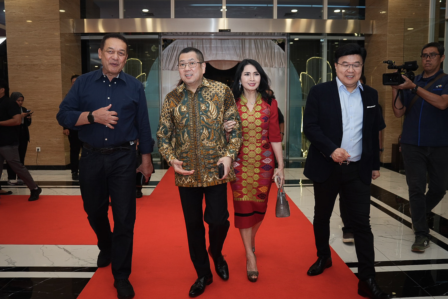 Istimewa! Hary Tanoesoedibjo dan Liliana Tanoesoedibjo Hadiri Mahakarya RCTI 37