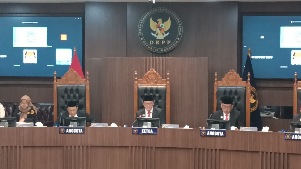 DKPP Tolak Aduan Bonatua Silalahi soal Verifikasi Dokumen Ijazah Jokowi