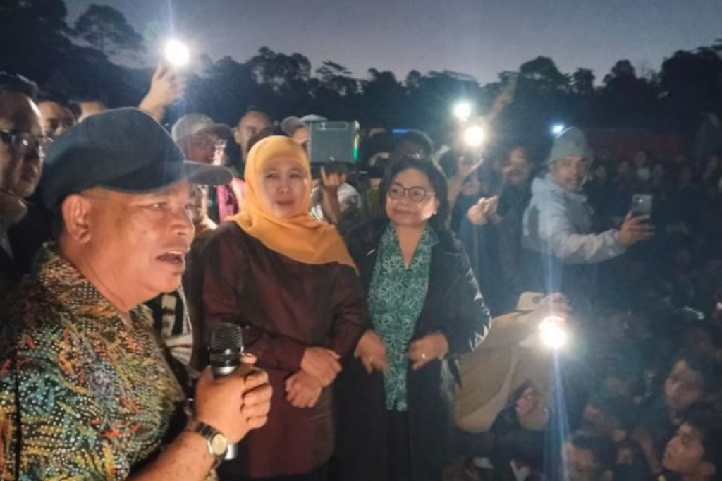 Khofifah Bawa 65,5 Ton Bantuan untuk Korban Gempa NTT, Dokter Spesialis Ikut Diterjunkan