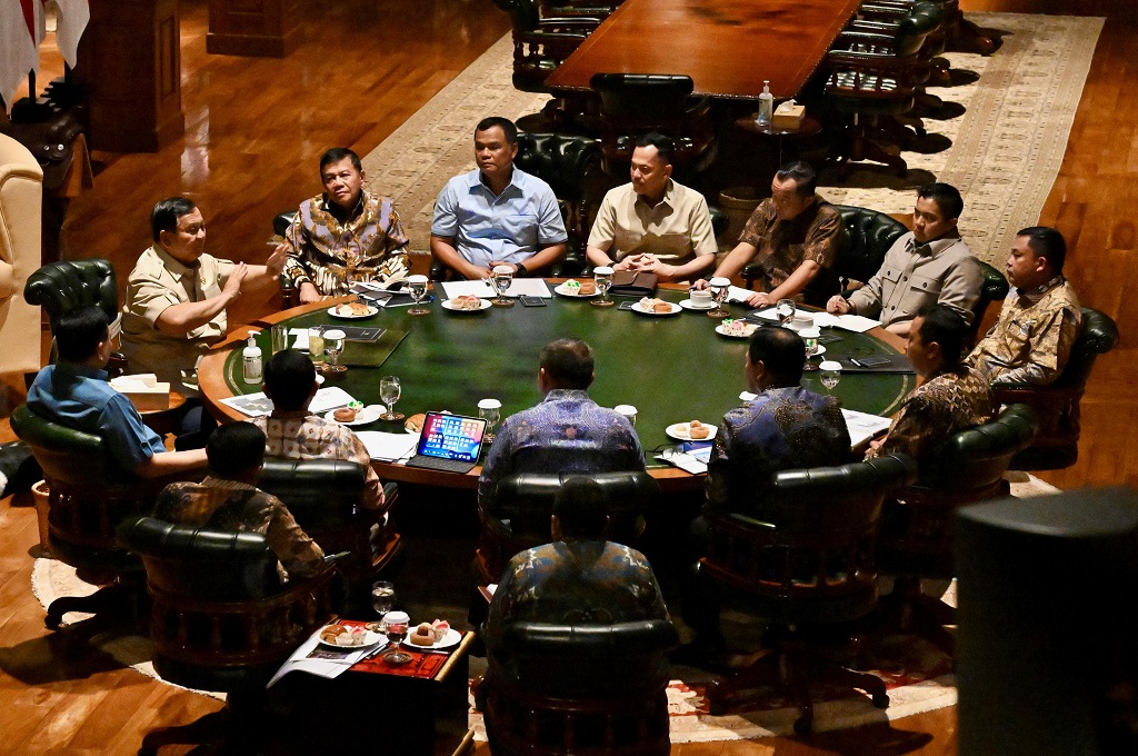 Prabowo Pimpin Ratas di Hambalang, Bahas Penanganan Karhutla Kalimantan dan Gempa NTT