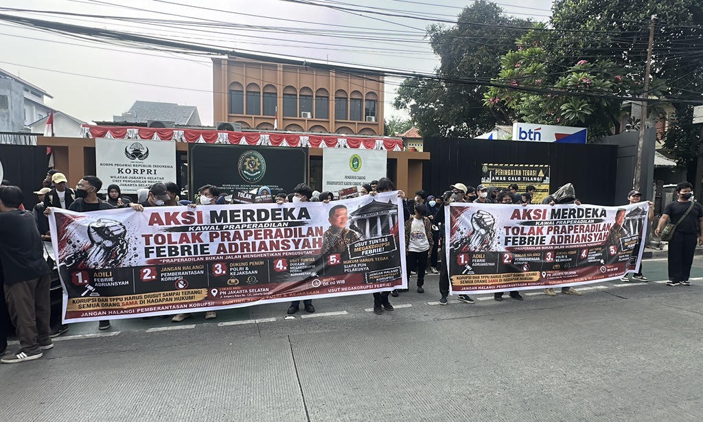 Puluhan Mahasiswa Demo di PN Jaksel, Tuntut Praperadilan Febrie Adriansyah Ditolak