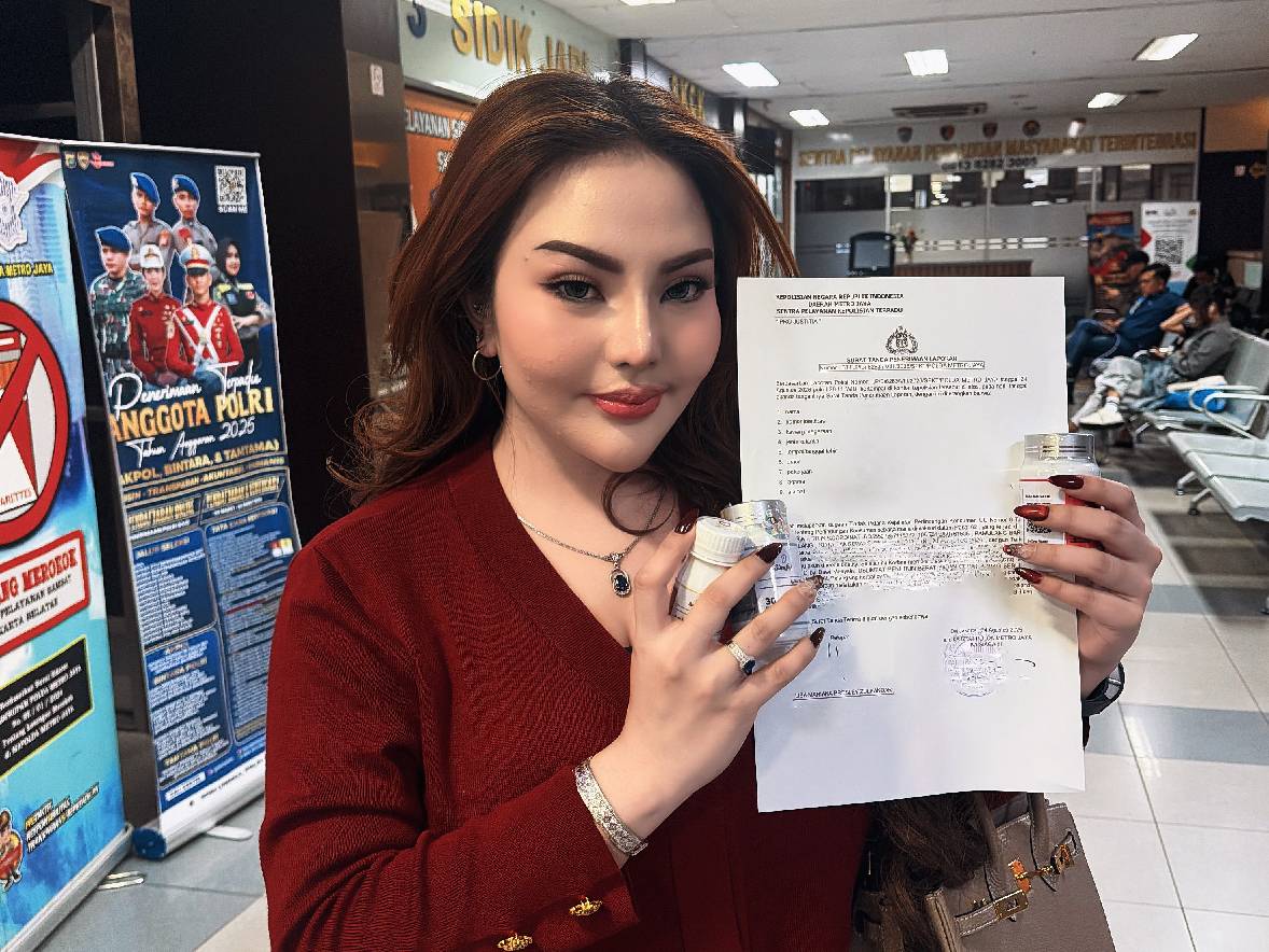 Melawan! Lisa Mariana Resmi Laporkan Dewi Wulan ke Polda Metro Jaya