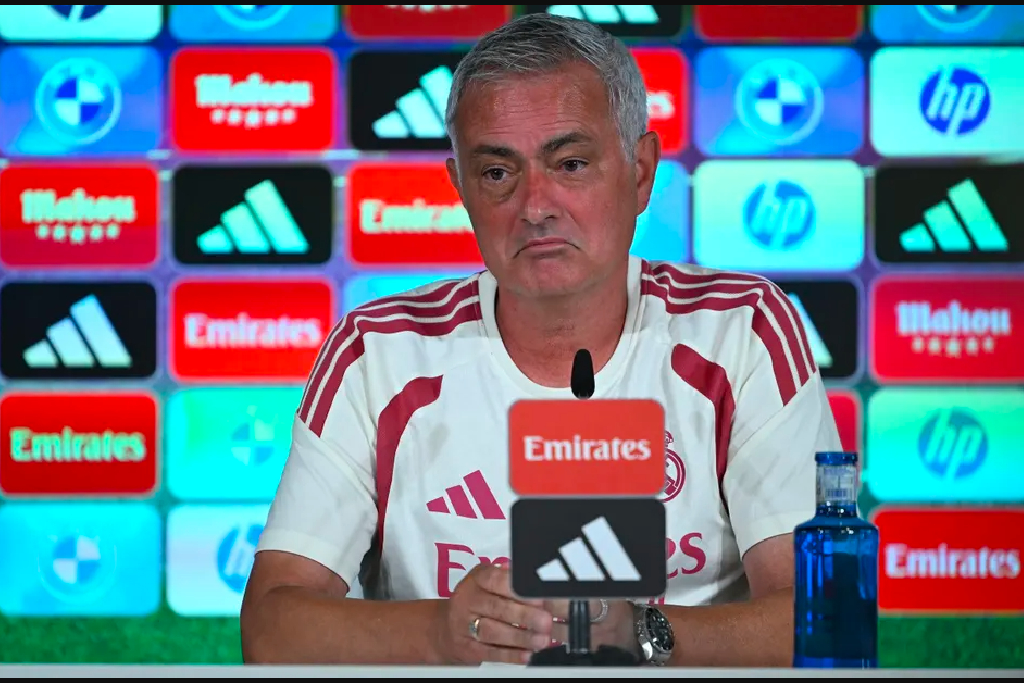 Jose Mourinho Sindir Barcelona jelang Laga Real Madrid, Soroti Perlakuan Berbeda kepada Vinicius Junior