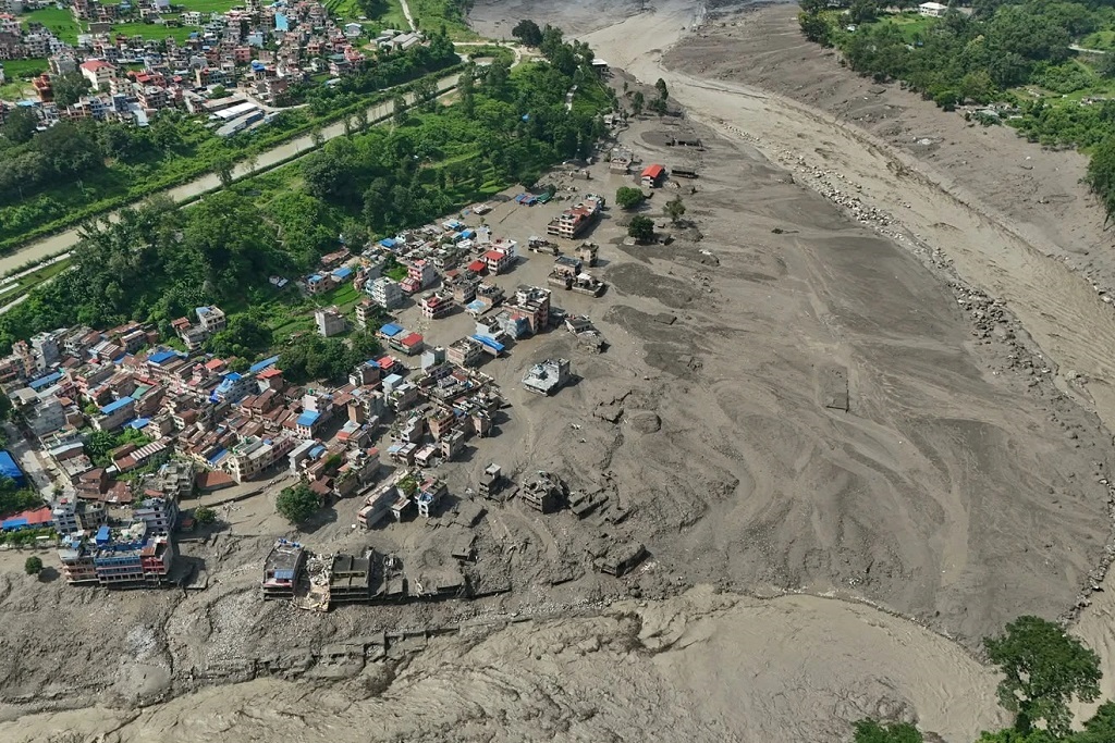 Penyebab Banjir Bandang Dahsyat di Nepal, Gempa Picu Runtuhnya Danau Es di Gunung