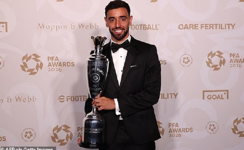 Bruno Fernandes Jadi Pemain Terbaik PFA 2026, Kapten MU Ukir Rekor Premier League