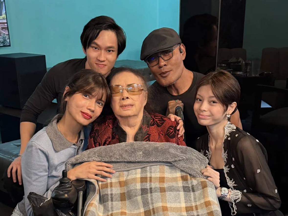 Foto Terakhir Deddy Corbuzier Bersama Mendiang Ibunda sebelum Meninggal Dunia