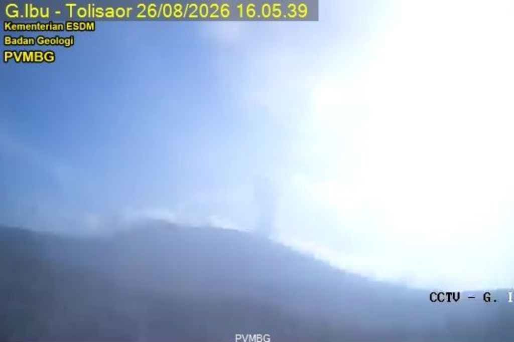 Gunung Ibu Erupsi, Kolom Abu Tebal 500 Meter Membubung ke Langit