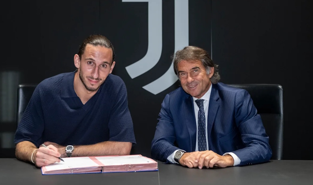 Juventus Resmi Pinjam Kiper Wolfsburg Kamil Grabara! Opsi Permanen Rp237 Miliar