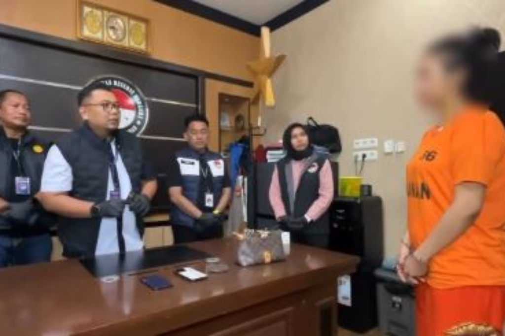 DJ Perempuan Ternama di Medan Ditangkap Polisi, Diduga Jual Vape Narkoba