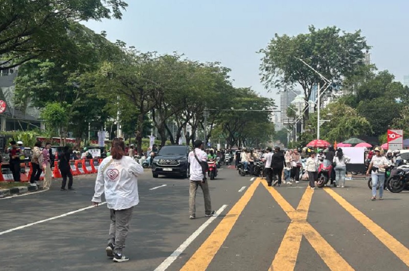 Massa Pendemo Membludak, Jalan di Kawasan GBK Macet Total