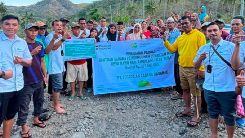 Pegadaian Peduli Salurkan Bantuan untuk Pembangunan Jembatan Raba Sa’u Desa Mawu