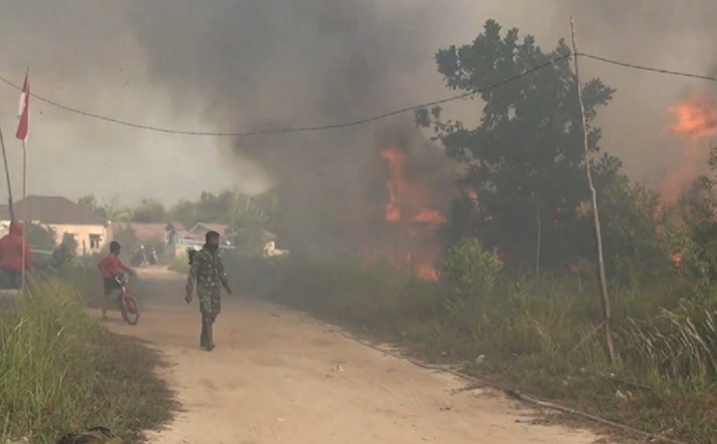 Kabut Asap Pekat Karhutla Selimuti Palangka Raya, Siswa TK Hingga SMP Diliburkan