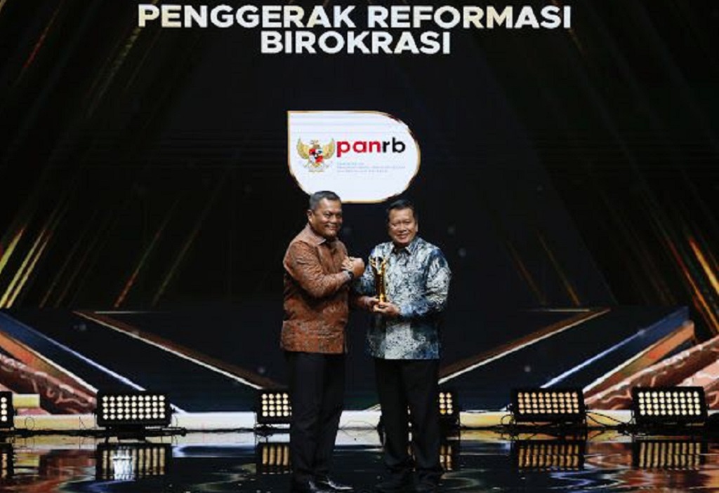 Dorong Transformasi Birokrasi, Rini Widyantini Raih Penghargaan Pemimpin Daerah Awards 2026