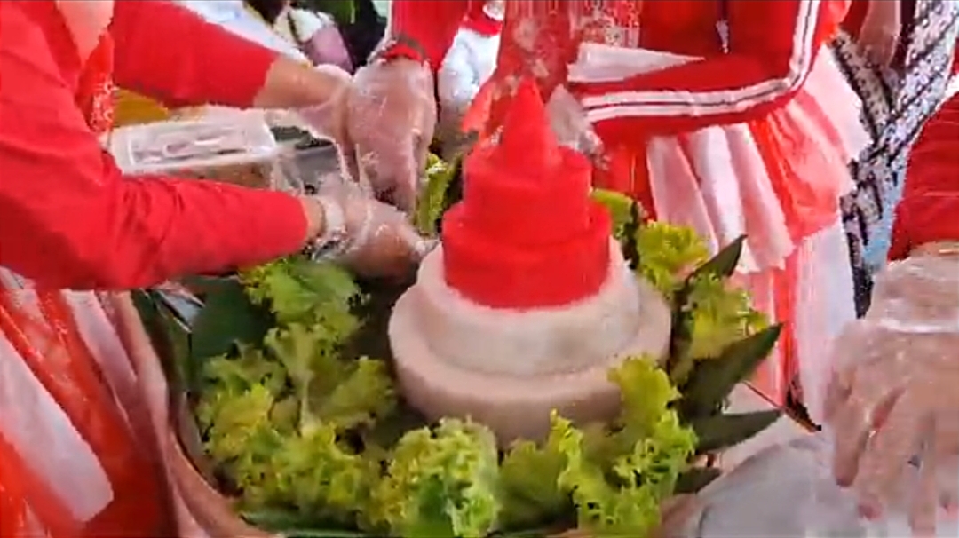 Semangat Emak-Emak Pati Rayakan HUT ke-703, Adu Kreasi Tumpeng di Road To Kilau Raya MNCTV