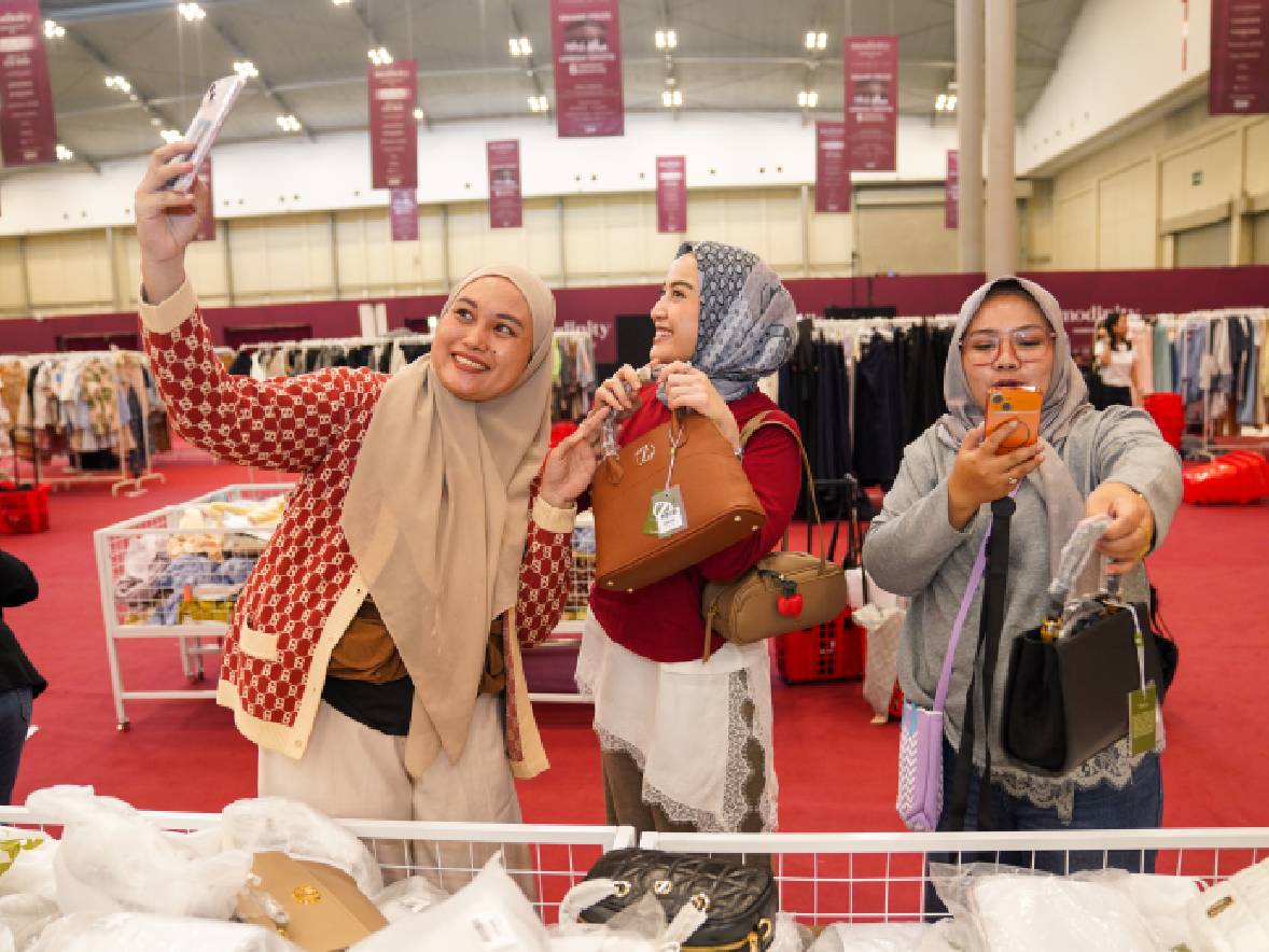 Berburu Fashion di Warehouse Lebih Memuaskan daripada Checkout di HP? Ini Faktanya!