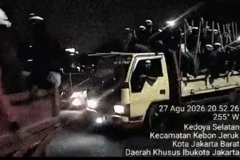 Viral Truk Bawa Rombongan Orang Masuk Tol Kedoya, Ini Kata Jasa Marga