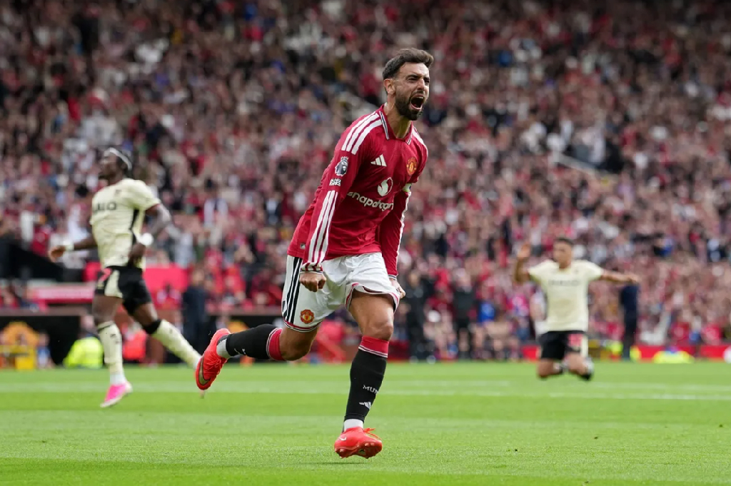 Petuah Carrick saat Halftime Bikin MU Menggila Hajar Ipswich usai Sempat Tertinggal