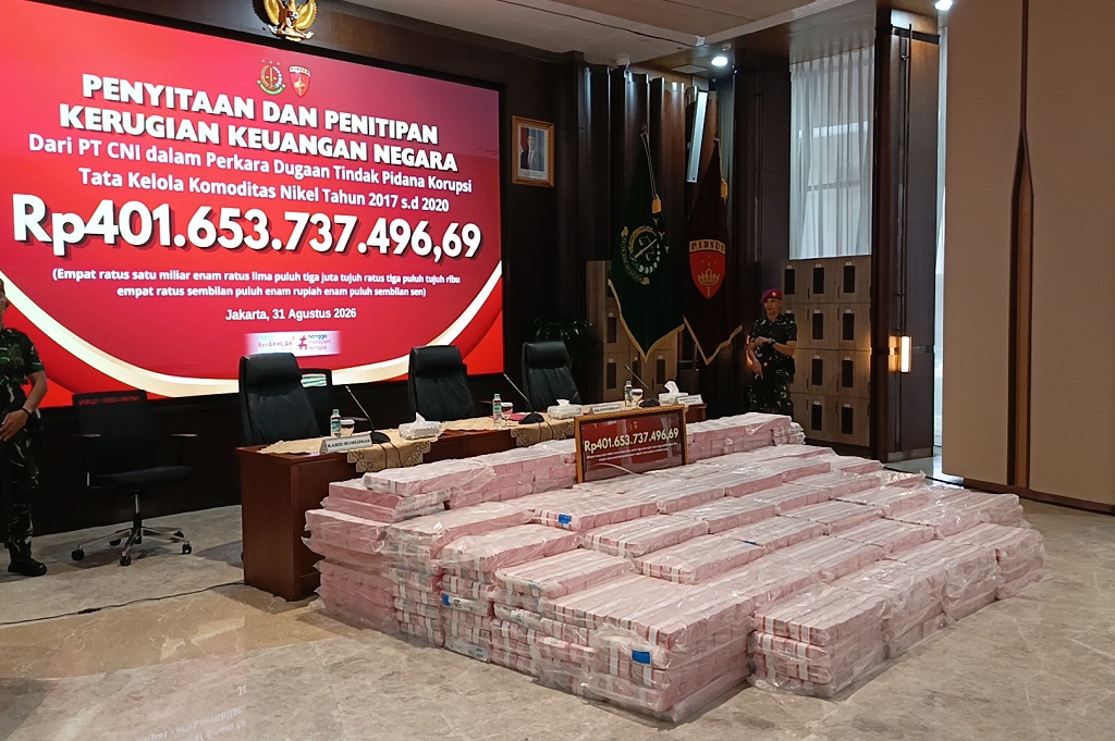 Kejagung Pamerkan Tumpukan Uang Rp401 Miliar, Hasil Sitaan Kasus Korupsi Nikel
