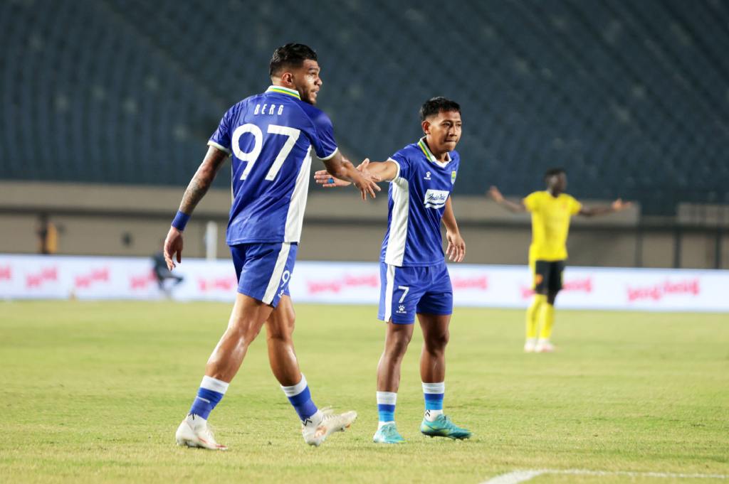 Klok dan Beckham Guncang Rekor Persib di Asia, Dado Akhirnya Terkejar