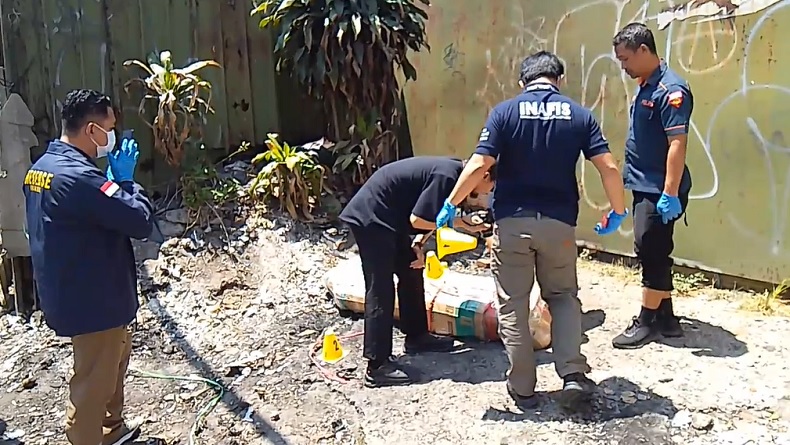 Bandung Geger, Jasad Perempuan Ditemukan Terbungkus Kardus di Pinggir Jalan