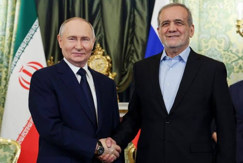 Rusia Dukung Iran Perang Lawan AS, Presiden Pezeshkian Berterima Kasih ke Putin