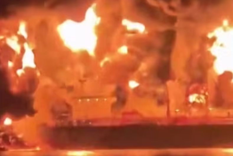 Kapal Tanker Raksasa Saudi Dihantam Rudal di Selat Hormuz, 2 ABK Filipina Tewas