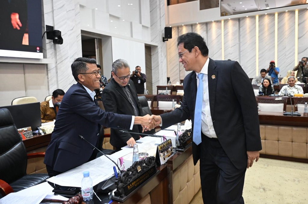DPR-Pemerintah Sepakat Target Pertumbuhan Ekonomi 6 Persen di 2027, Rupiah Rp17.500 per Dolar AS