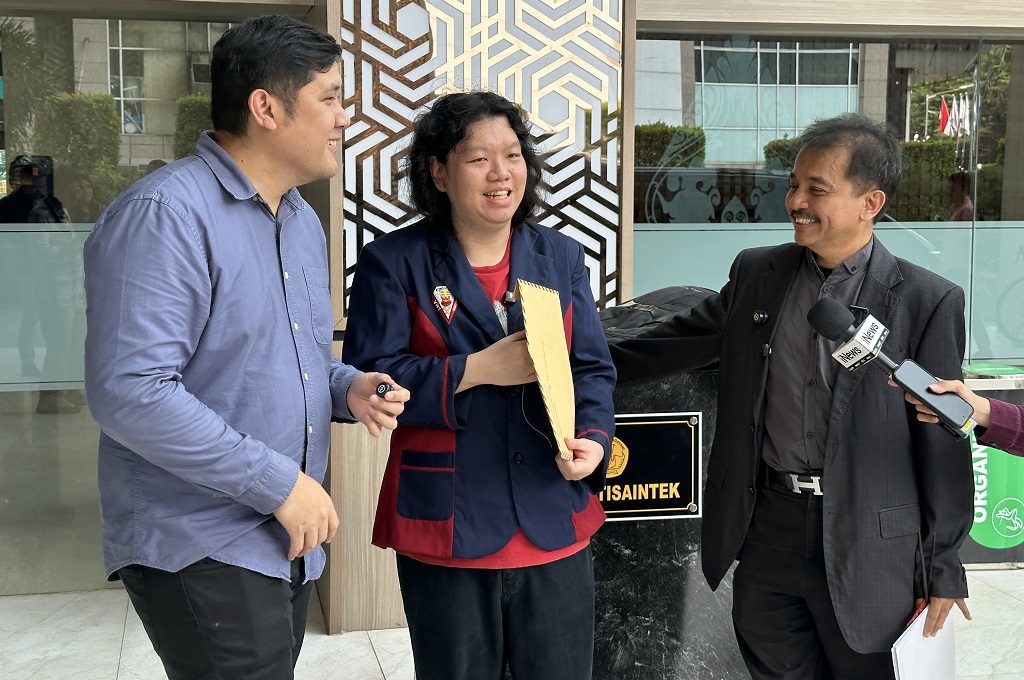Roy Suryo Heran Gelar Kehormatan Gibran Hilang di SK Penyetaraan Ijazah S1