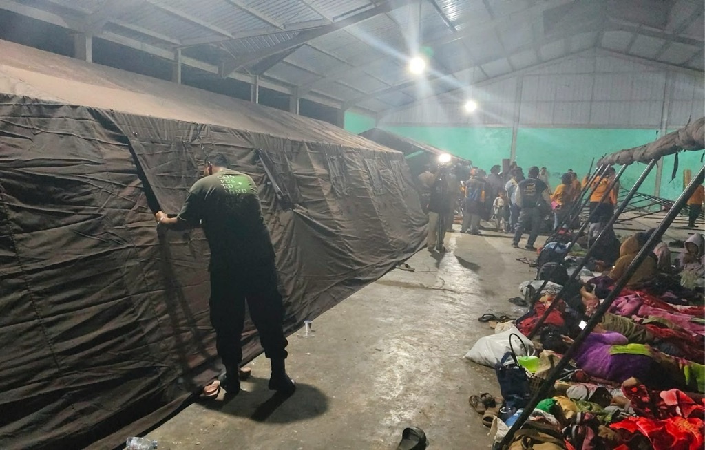 Gunung Sinabung Naik Level Siaga, 615 Warga Mengungsi ke Posko Darurat