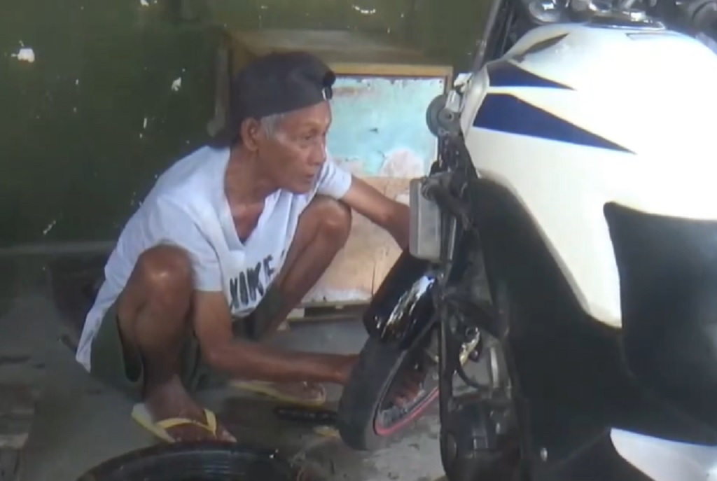 Miris! Tukang Tambal Ban di Blora Dicoret Bansos karena Terdata Punya Mobil