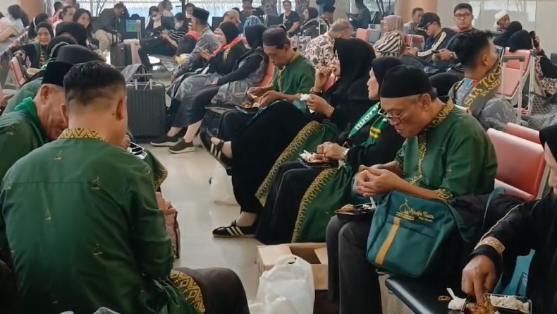 Asap Pekat Selimuti Bandara Supadio, Sejumlah Penerbangan Tertunda
