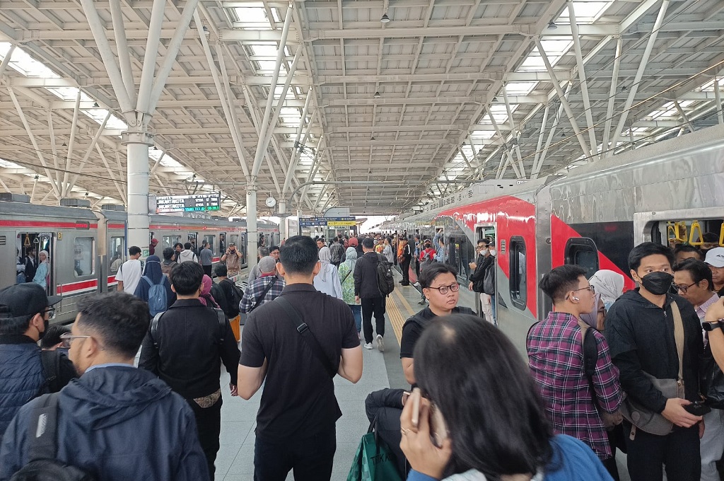 Gangguan di Stasiun Jakarta Kota Selesai Ditangani, Perjalanan KRL Rute Bogor Kembali Normal
