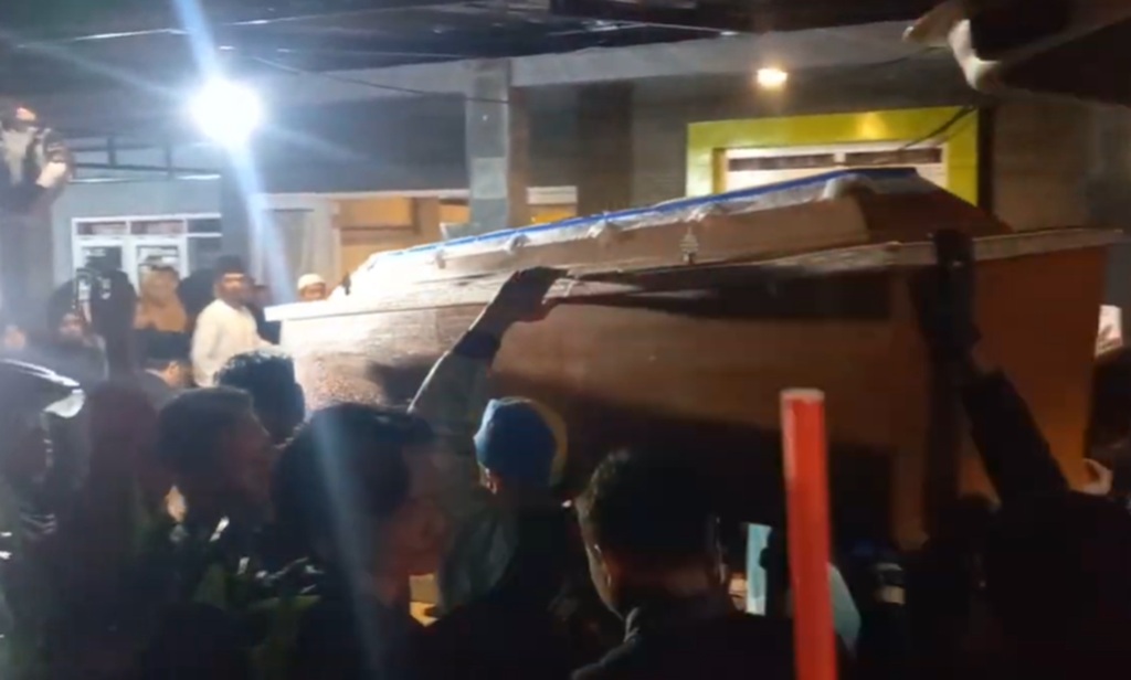 Gelar Tahlilan, Keluarga Harap Bukan Mayat Mozza yang Ditemukan di Tol Semarang