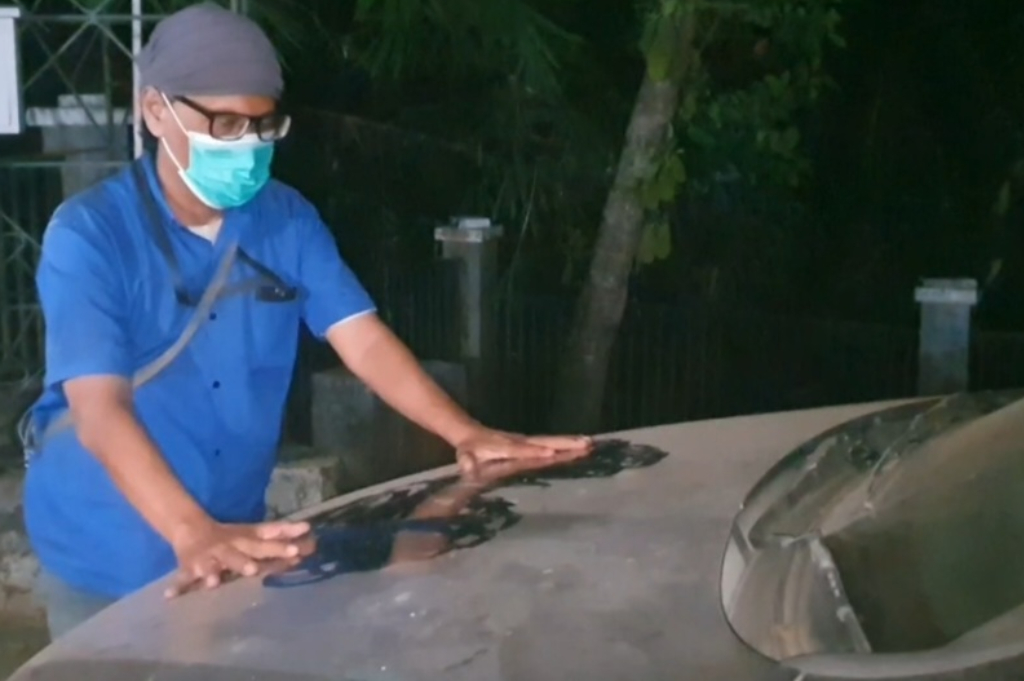 Abu Vulkanik Gunung Anak Krakatau Capai Pesisir Banten, Warga Rasakan Mata Pedih